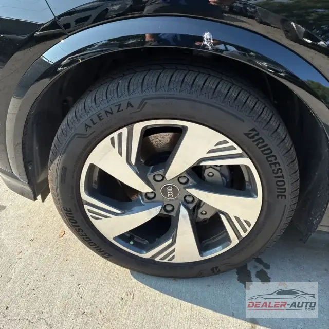 2025 Audi Q6 e-tron Prestige