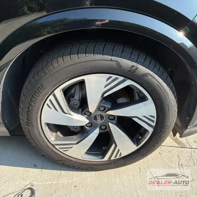 2025 Audi Q6 e-tron Prestige