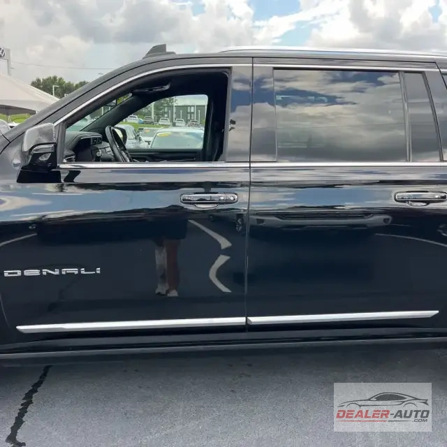 2022 GMC Yukon XL Denali