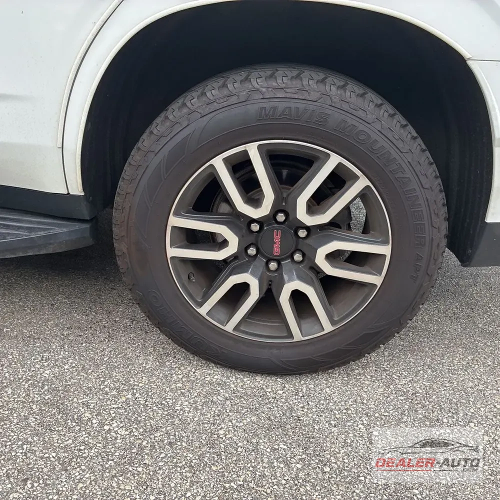 2021 GMC Yukon AT4