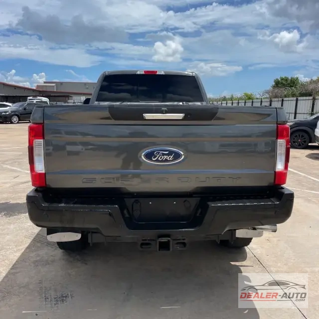 2018 Ford F-350 Super Duty Lariat