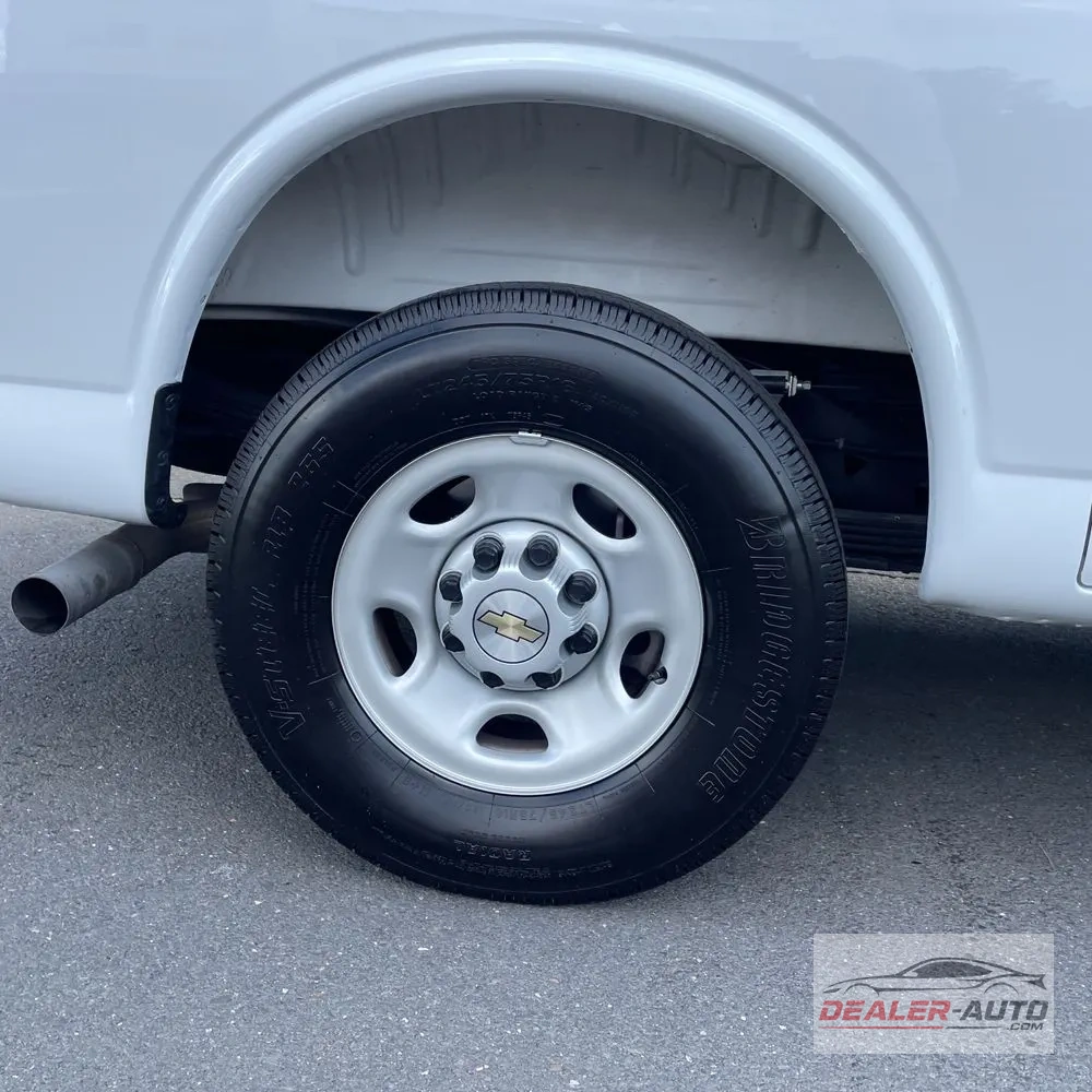 2025 Chevrolet Express LS 3500