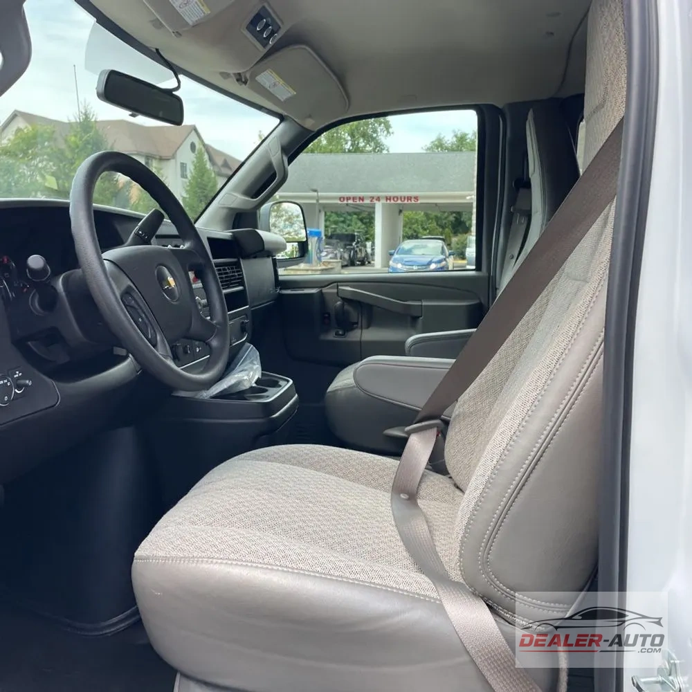 2025 Chevrolet Express LS 3500