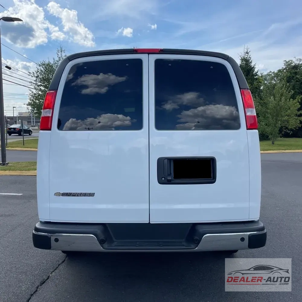 2025 Chevrolet Express LS 3500
