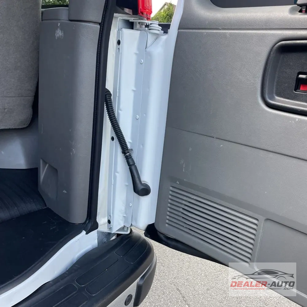 2025 Chevrolet Express LS 3500