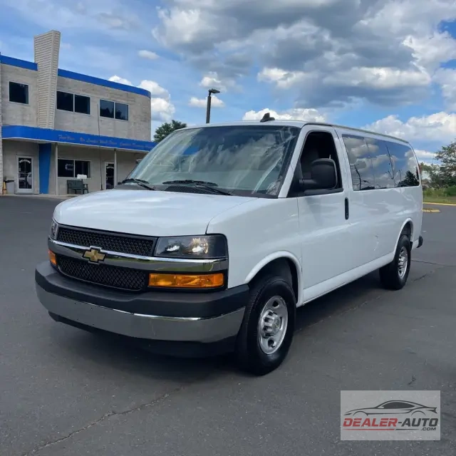 2025 Chevrolet Express LS 3500