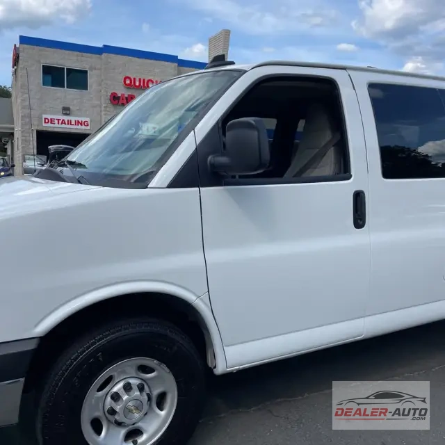 2025 Chevrolet Express LS 3500