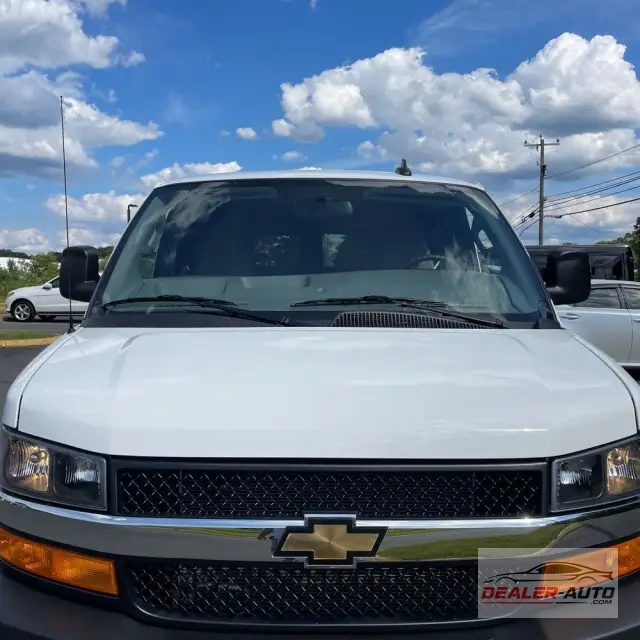 2025 Chevrolet Express LS 3500