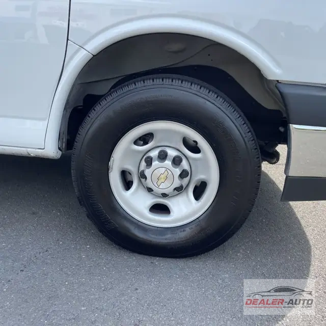 2025 Chevrolet Express LS 3500