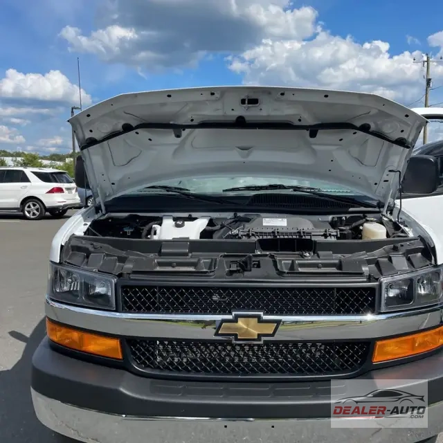 2025 Chevrolet Express LS 3500